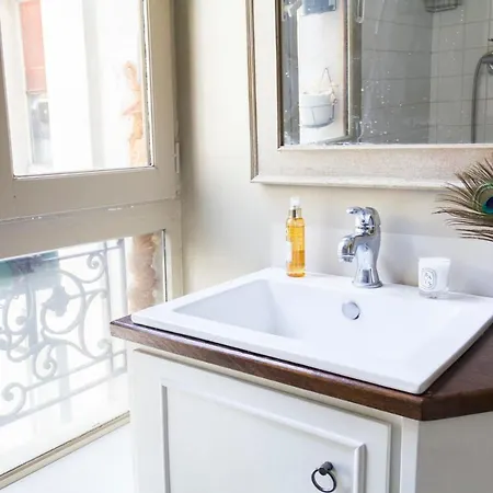 Apartment Studio In The Heart Of - Canal Saint Martin